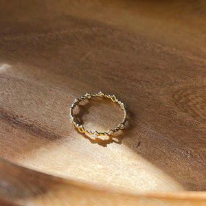 Dainty Twist Rhinestone Embellished Ring (2 Colors)