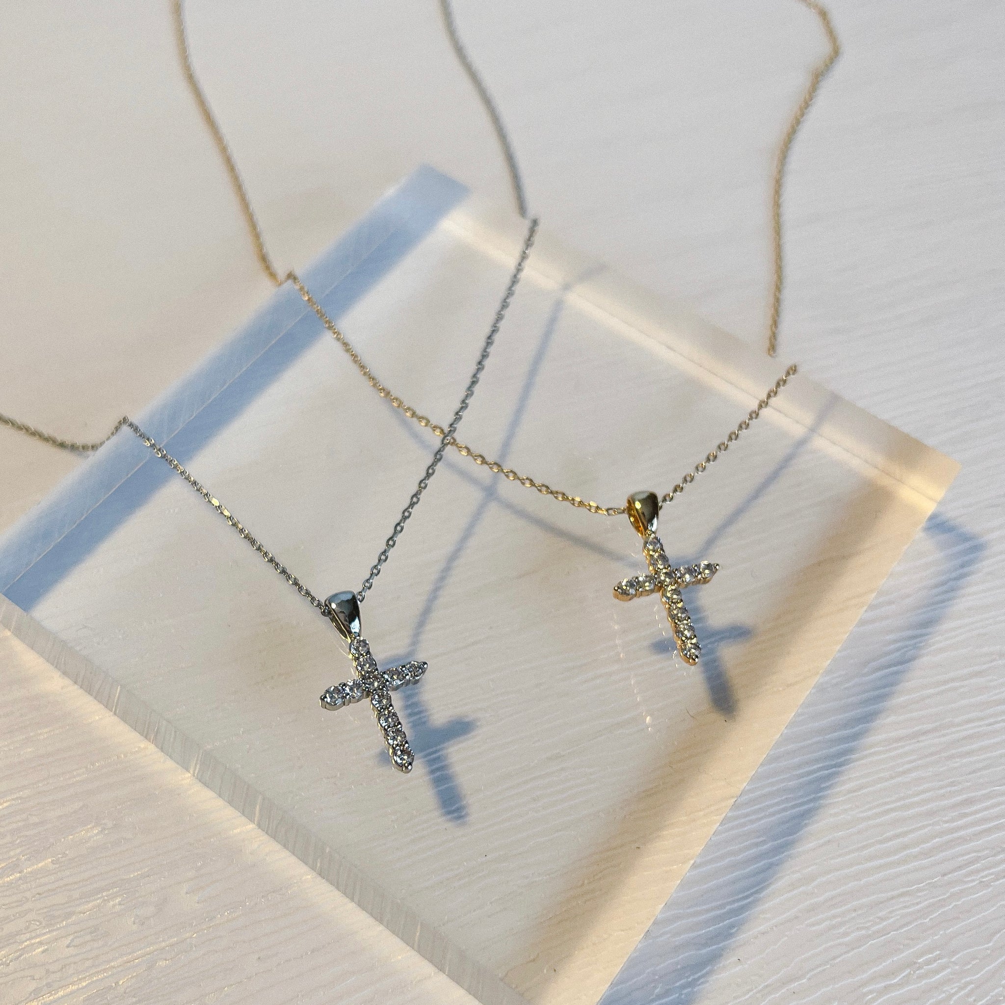 Cross Pendant Gem Necklace (2 Colors)