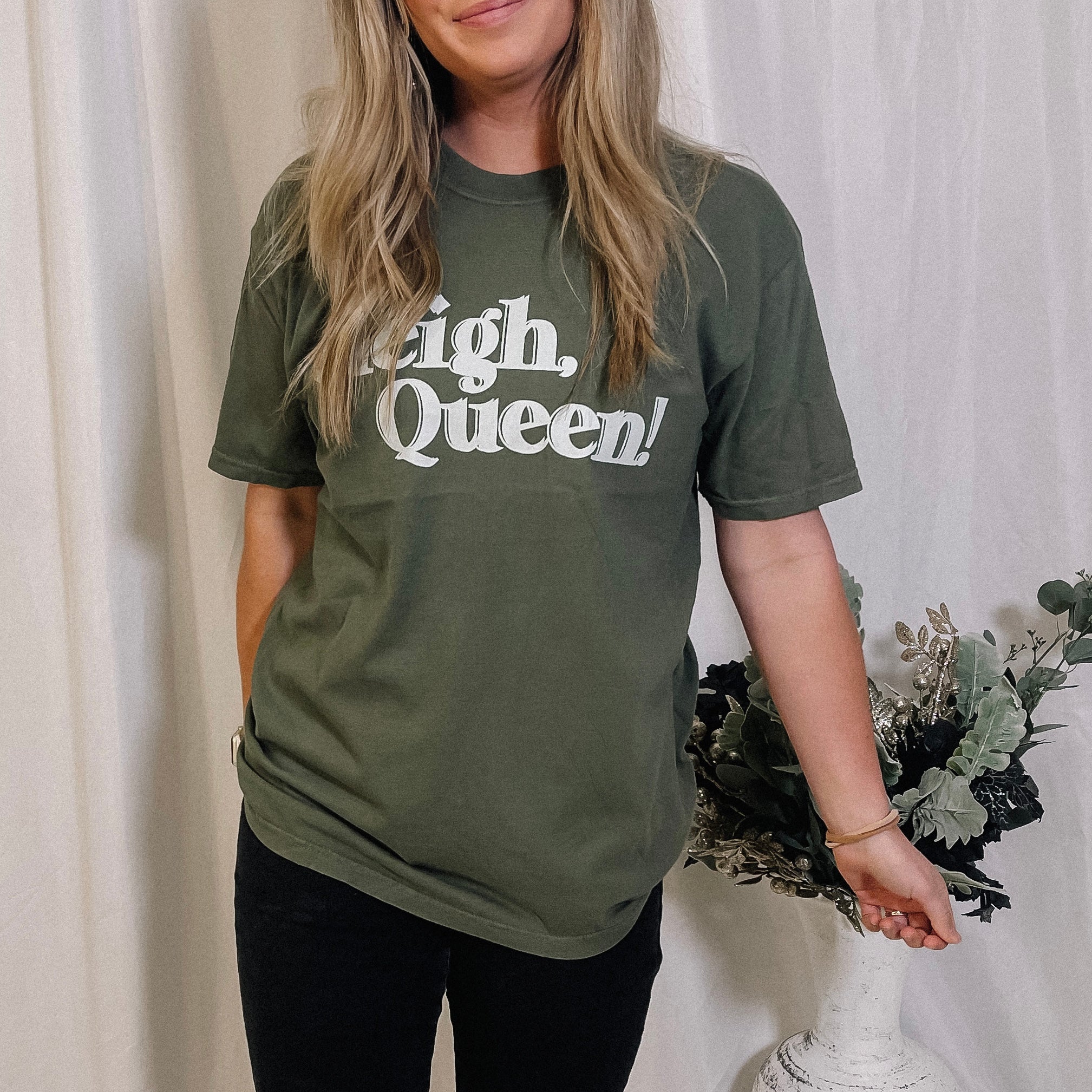 Sleigh Queen Graphic Tee - LAST ONE