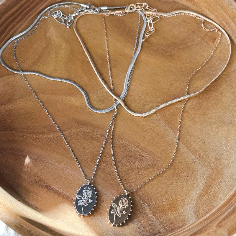 Layered Oval Rose Pendant Necklace (2 Colors)