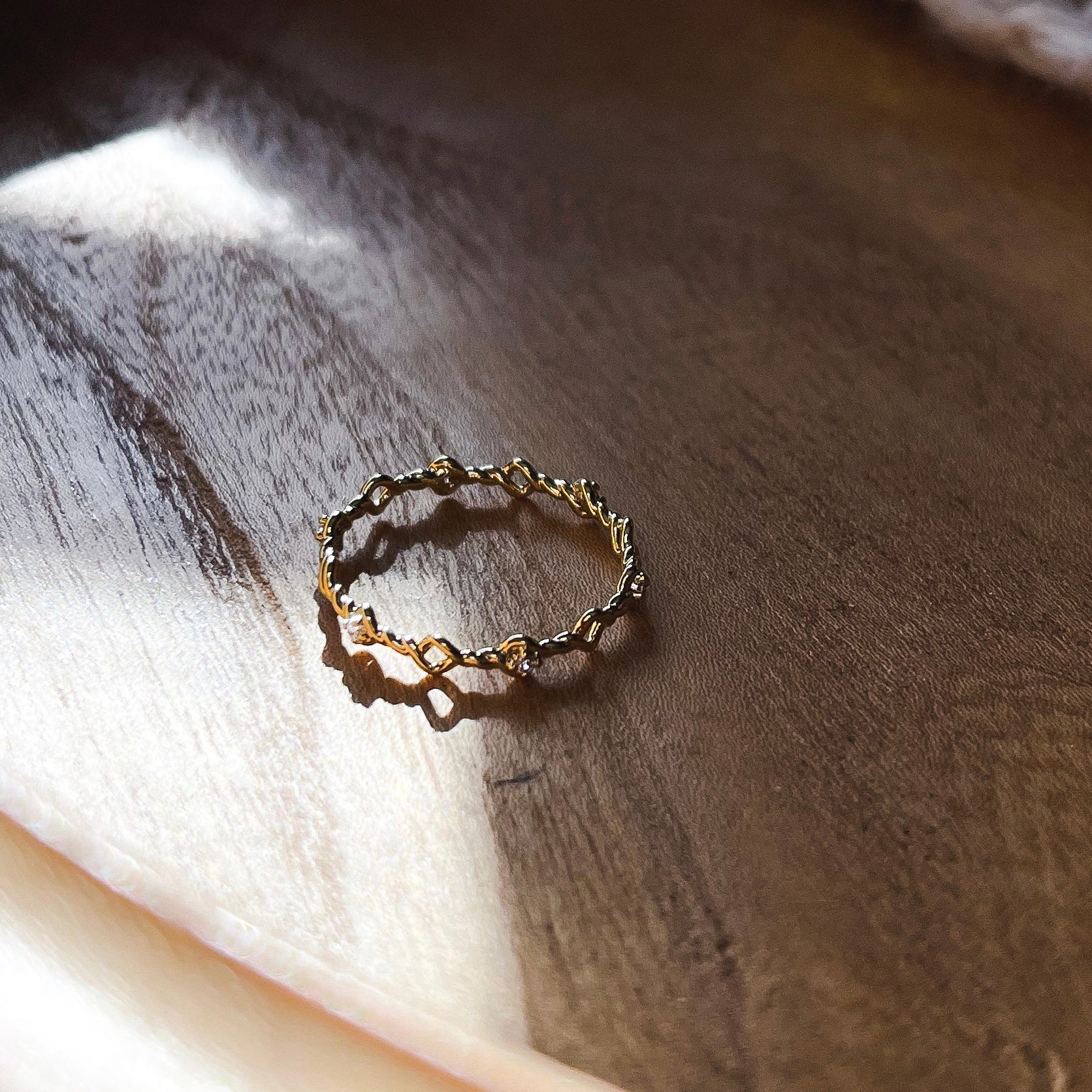 Dainty Twist Rhinestone Embellished Ring (2 Colors)