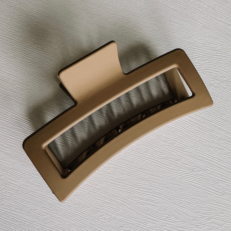 Jumbo Matte Hair Clip - Latte